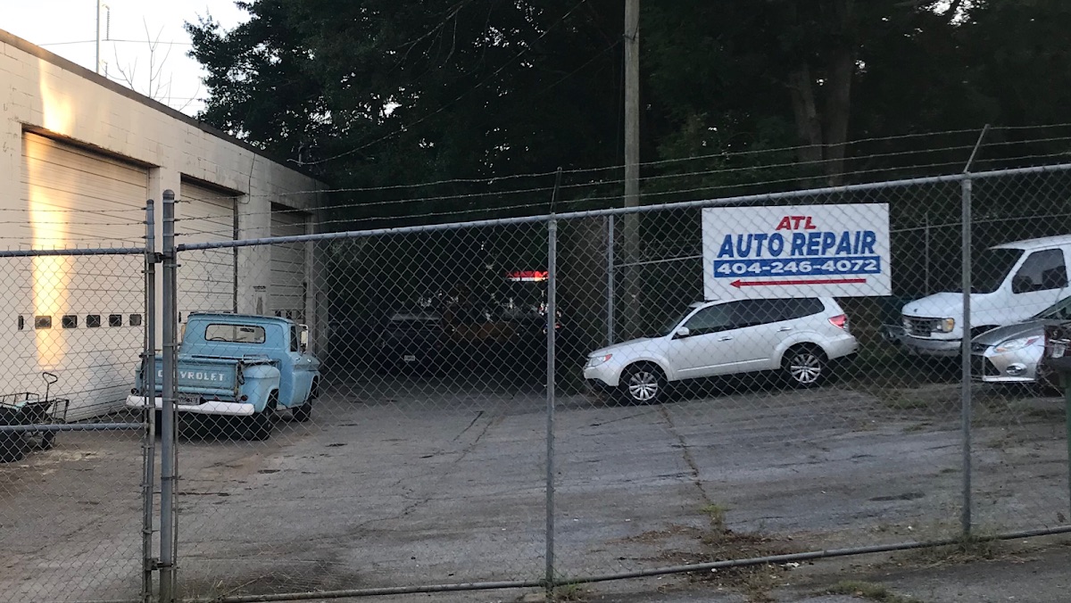 ATL Mobile Auto Repair shop in Scottdale, GA — exterior with signage and phone (404) 246-4072